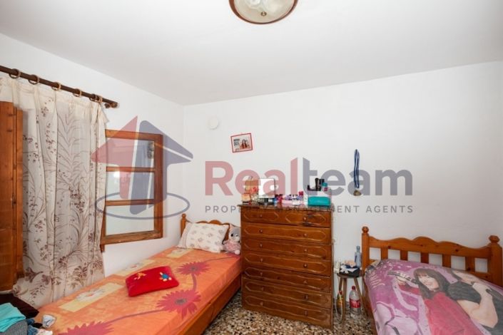 Image No.15-2 Bed Property for sale