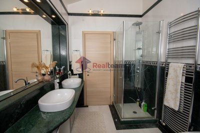 imgd05f125c-c311-4093-8bb8-cd2d286fa3bb