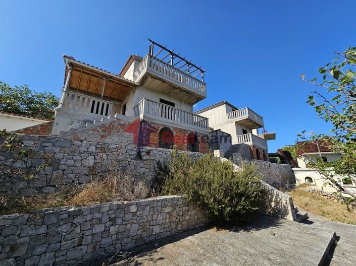 Image No.8-12 Bed Property for sale