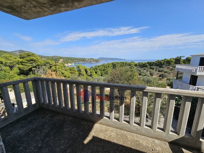 Image No.12-24 Bed Property for sale