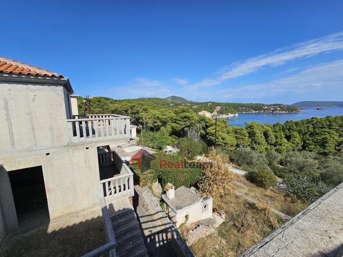 Image No.18-24 Bed Property for sale