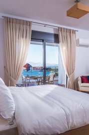 img3901537c-3155-47df-90a6-d1537c48e667