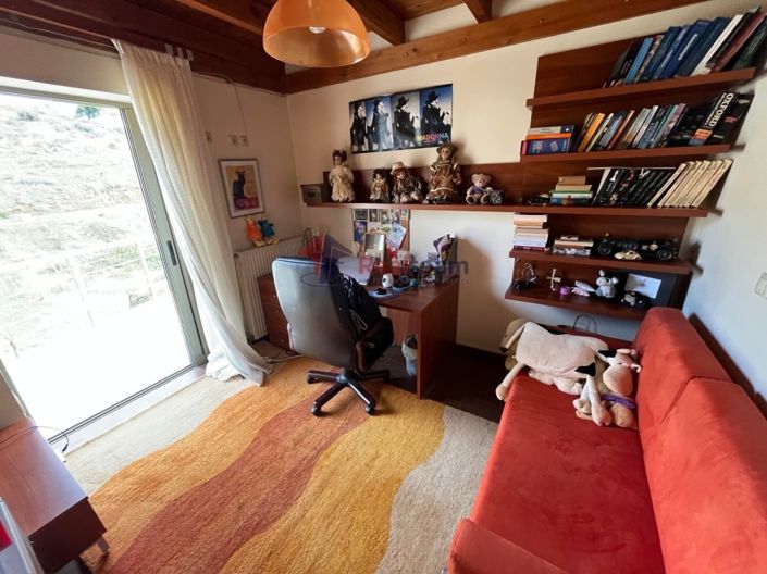 Image No.20-5 Bed Property for sale