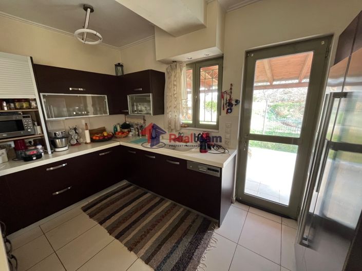 Image No.9-5 Bed Property for sale