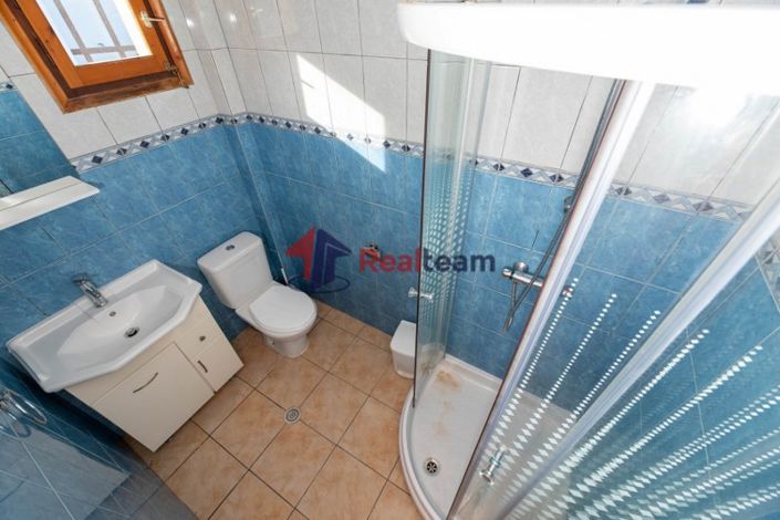 Image No.10-2 Bed Property for sale