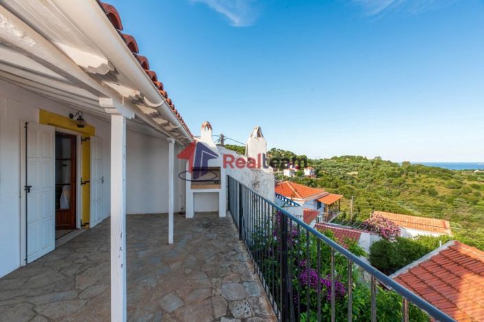 Image No.16-2 Bed Property for sale