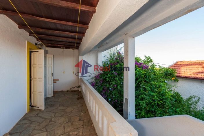Image No.18-2 Bed Property for sale