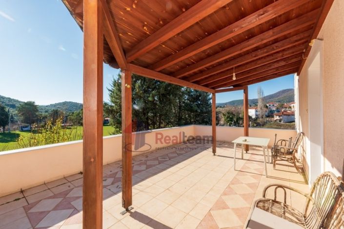 Image No.6-Propriété de 3 chambres à vendre à Pteleos