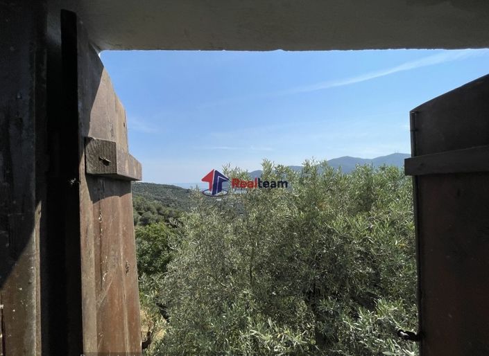 Image No.18-1 Bed Property for sale