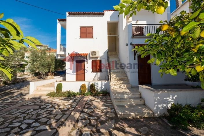 Image No.12-9 Bed Property for sale