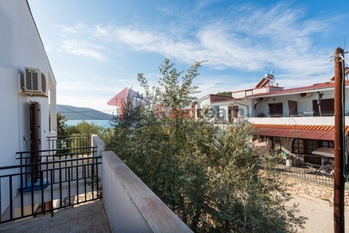 Image No.13-9 Bed Property for sale