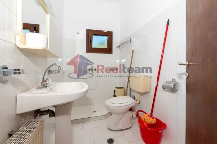 Image No.19-9 Bed Property for sale