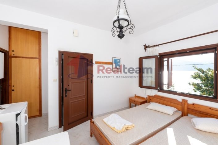 Image No.20-9 Bed Property for sale