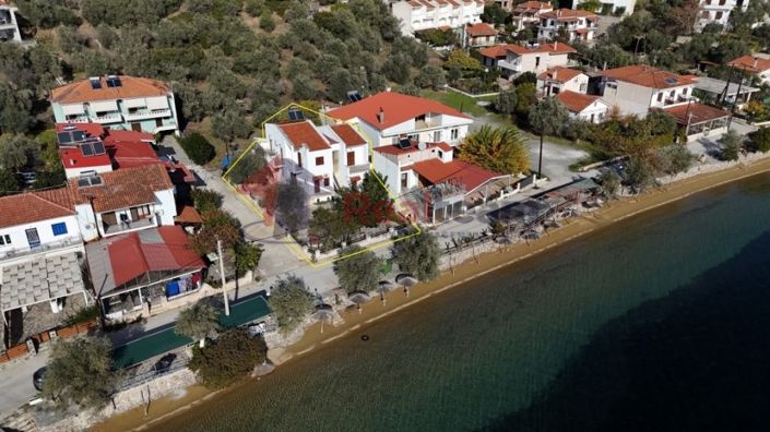 Image No.3-9 Bed Property for sale