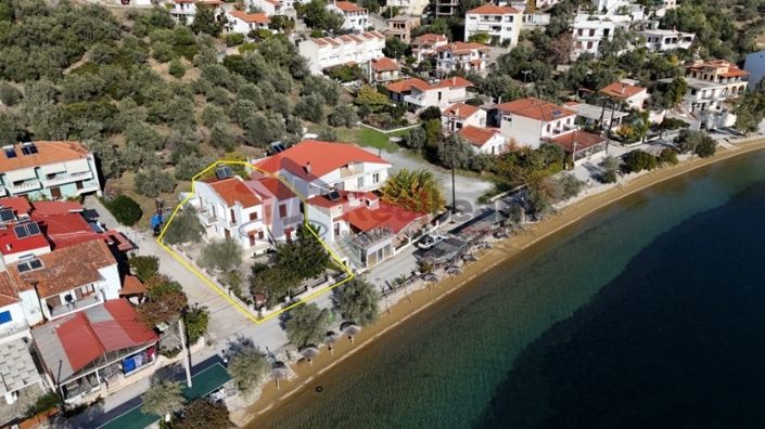 Image No.4-9 Bed Property for sale