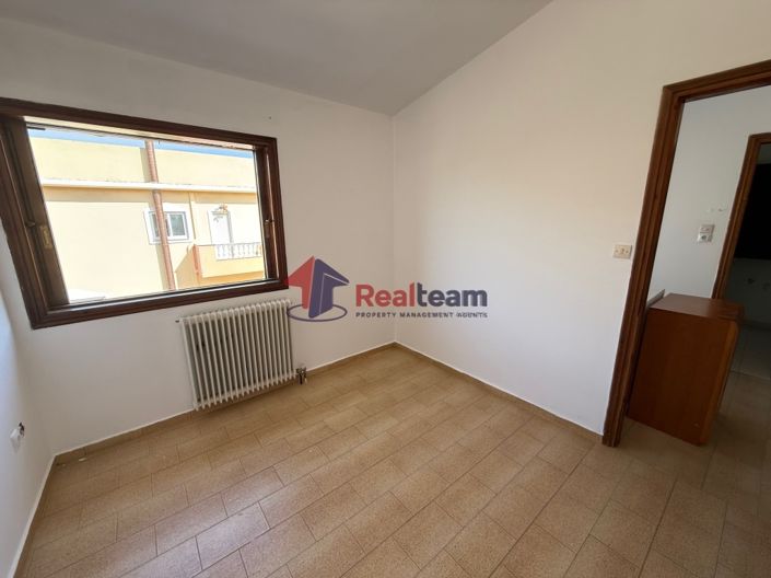 Image No.11-3 Bed Property for sale