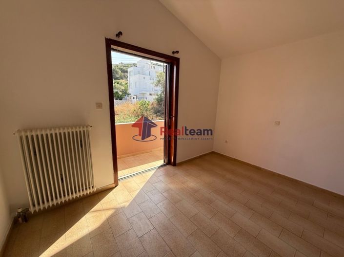 Image No.12-3 Bed Property for sale