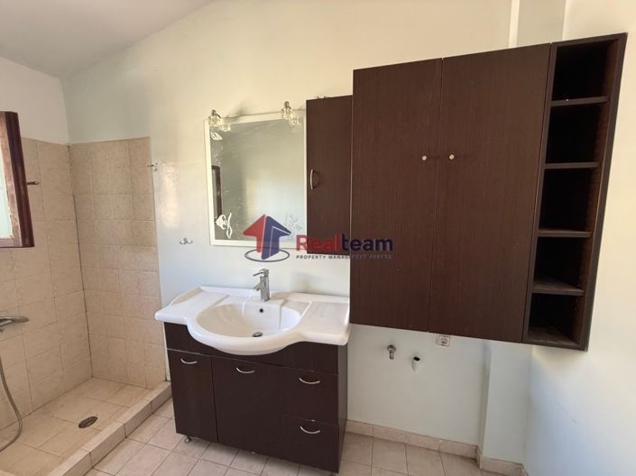 Image No.17-3 Bed Property for sale