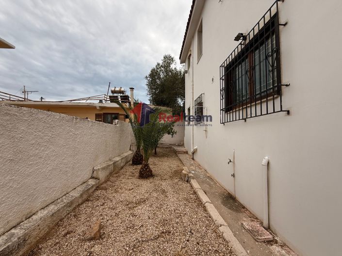 Image No.24-3 Bed Property for sale