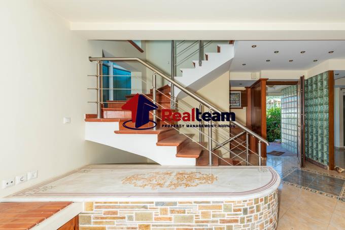 Image No.37-4 Bed Property for sale