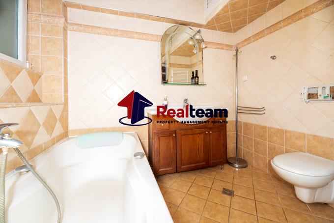 Image No.31-4 Bed Property for sale