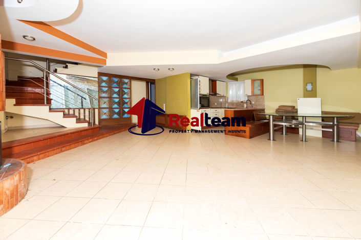 Image No.13-4 Bed Property for sale