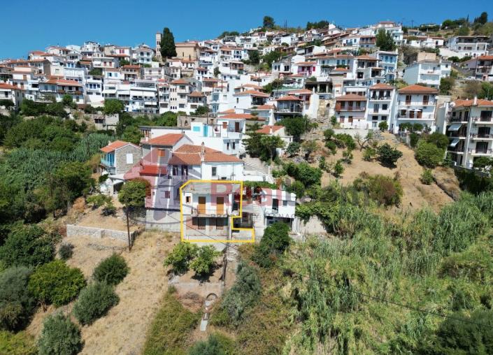 Image No.50-3 Bed Property for sale