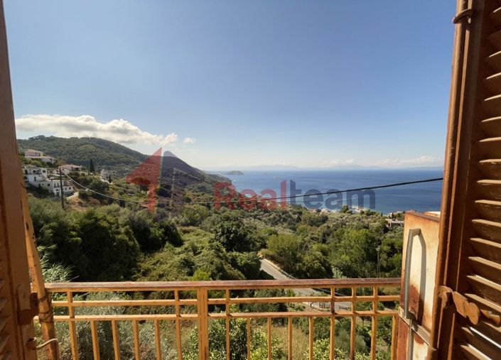 Image No.22-3 Bed Property for sale