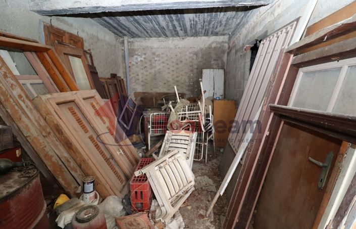 Image No.28-3 Bed Property for sale