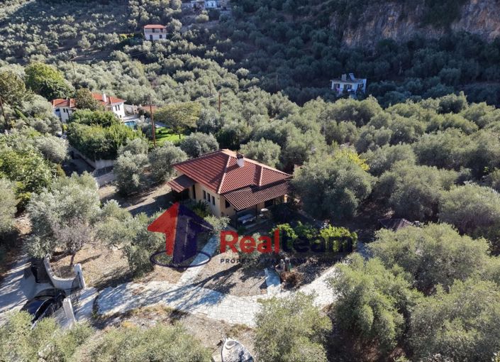 Image No.26-3 Bed Property for sale