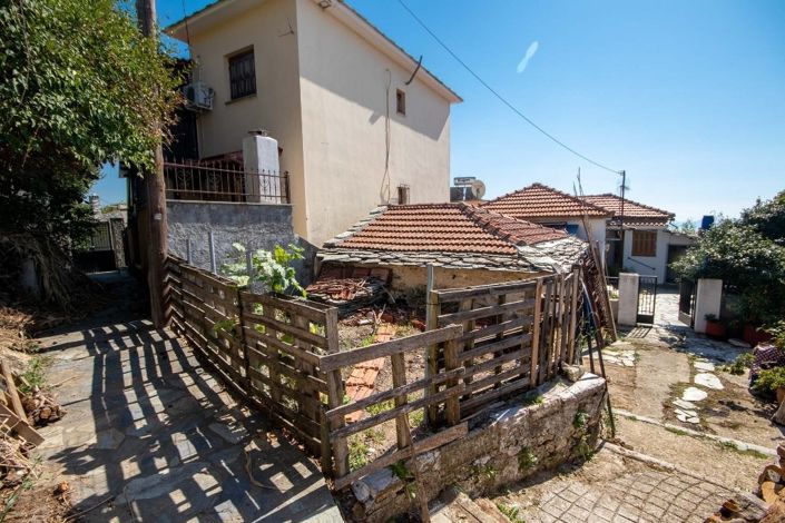 Image No.20-2 Bed Property for sale