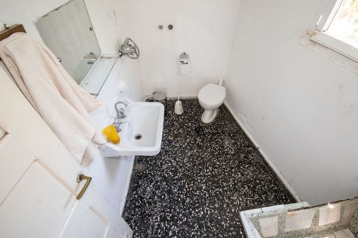 Image No.22-2 Bed Property for sale