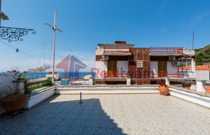 Image No.12-2 Bed Property for sale