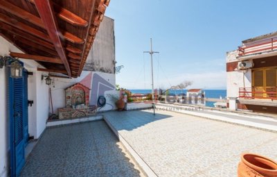 ff5f96802a5148f3a6c59193eca52237