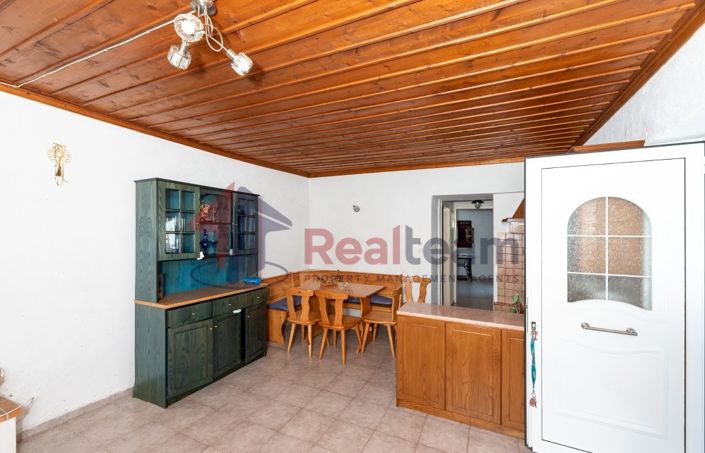 Image No.16-2 Bed Property for sale