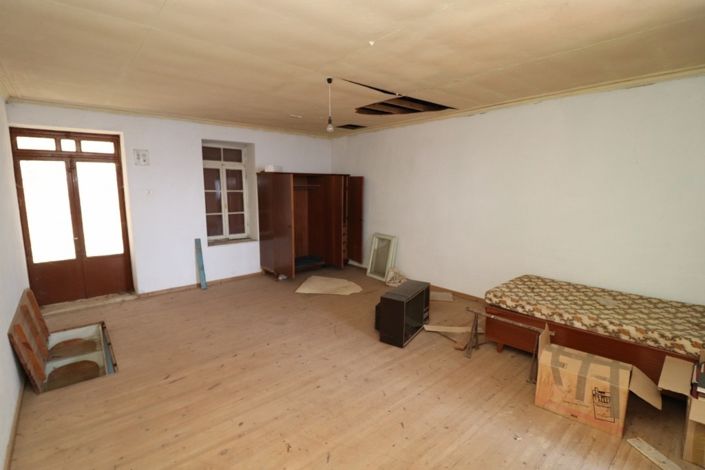 Image No.13-2 Bed Property for sale