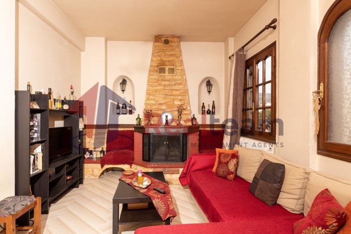 Image No.5-Propriété de 7 chambres à vendre à Nea Agchialos