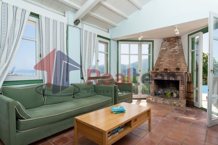 Image No.20-Propriété à vendre à Chora