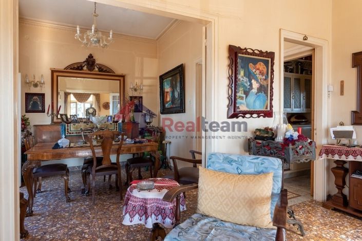 Image No.13-2 Bed Property for sale