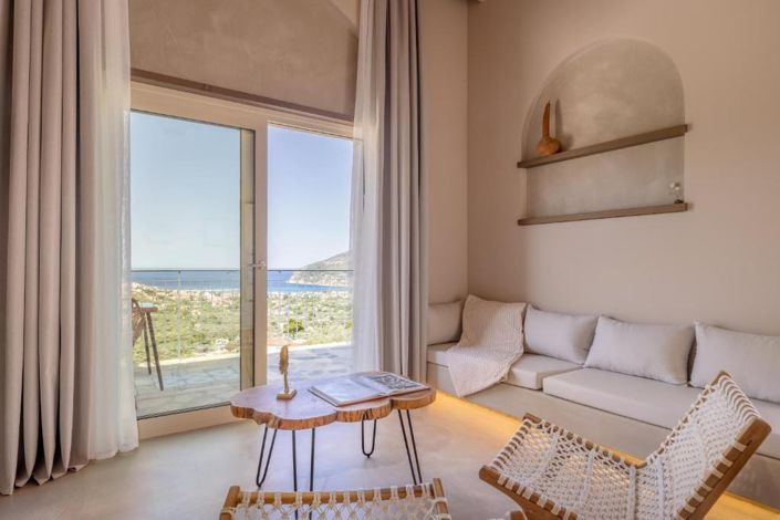 Image No.10-Propriété de 4 chambres à vendre à Chora