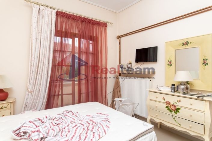 Image No.11-1 Bed Property for sale