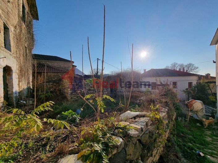 Image No.14-3 Bed Property for sale