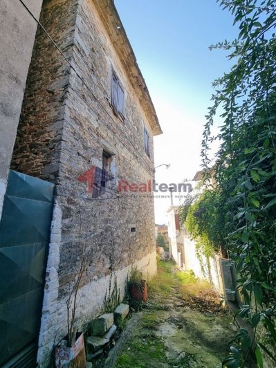 Image No.17-3 Bed Property for sale