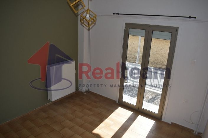 Image No.11-1 Bed Property for sale