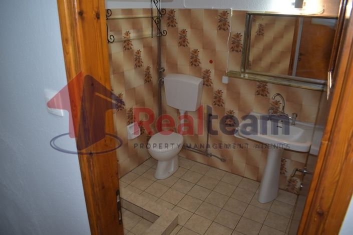 Image No.20-1 Bed Property for sale