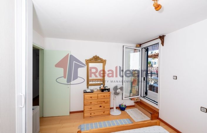 Image No.17-2 Bed Property for sale