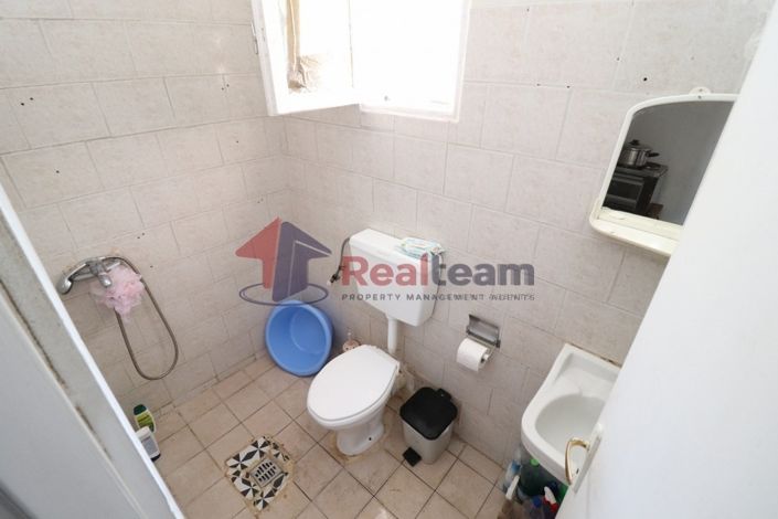 Image No.16-7 Bed Property for sale