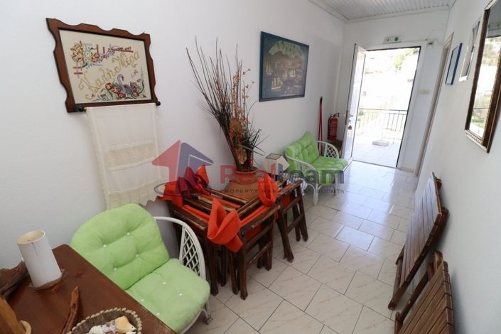 Image No.20-7 Bed Property for sale