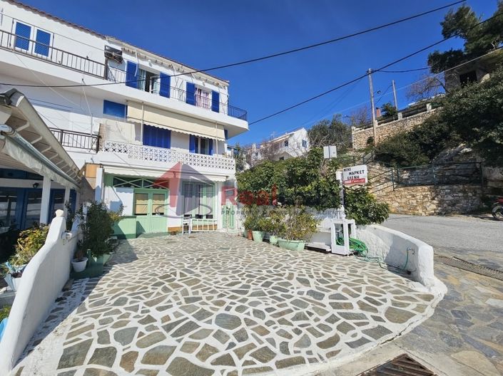 Image No.24-7 Bed Property for sale