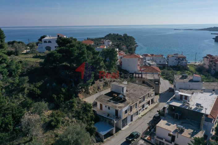 Image No.2-Un hôtel de 12 chambres à vendre à Alonnisos